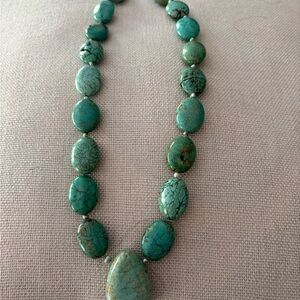 Green Graduated Stone Necklace with Teardrop Pendant